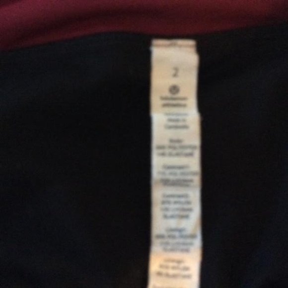 Women's Lululemon Speed up low rise lined  short size 2 - Picture 3 of 3